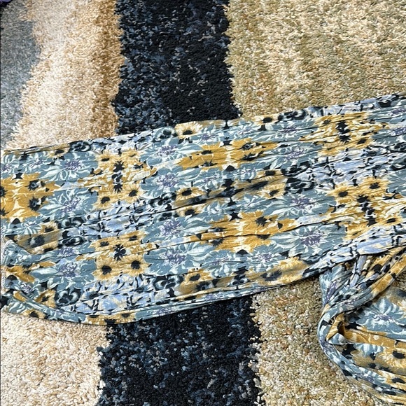 Shawl, Stole, Scarf, Wrap Floral Patterned Navy Blue with Golden Hues 22" x 84" - Picture 5 of 6